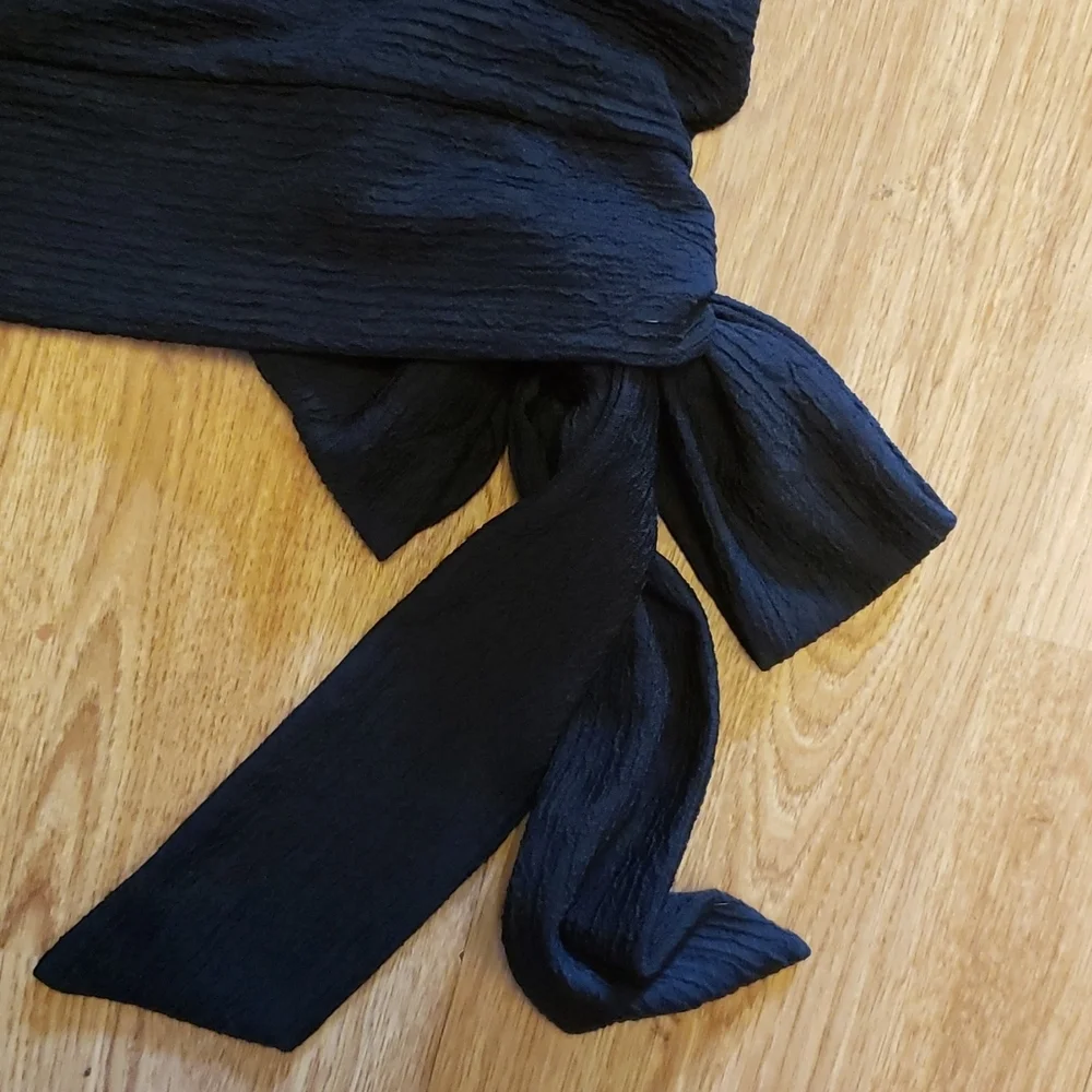 Michael Kors black tie waist top sz small